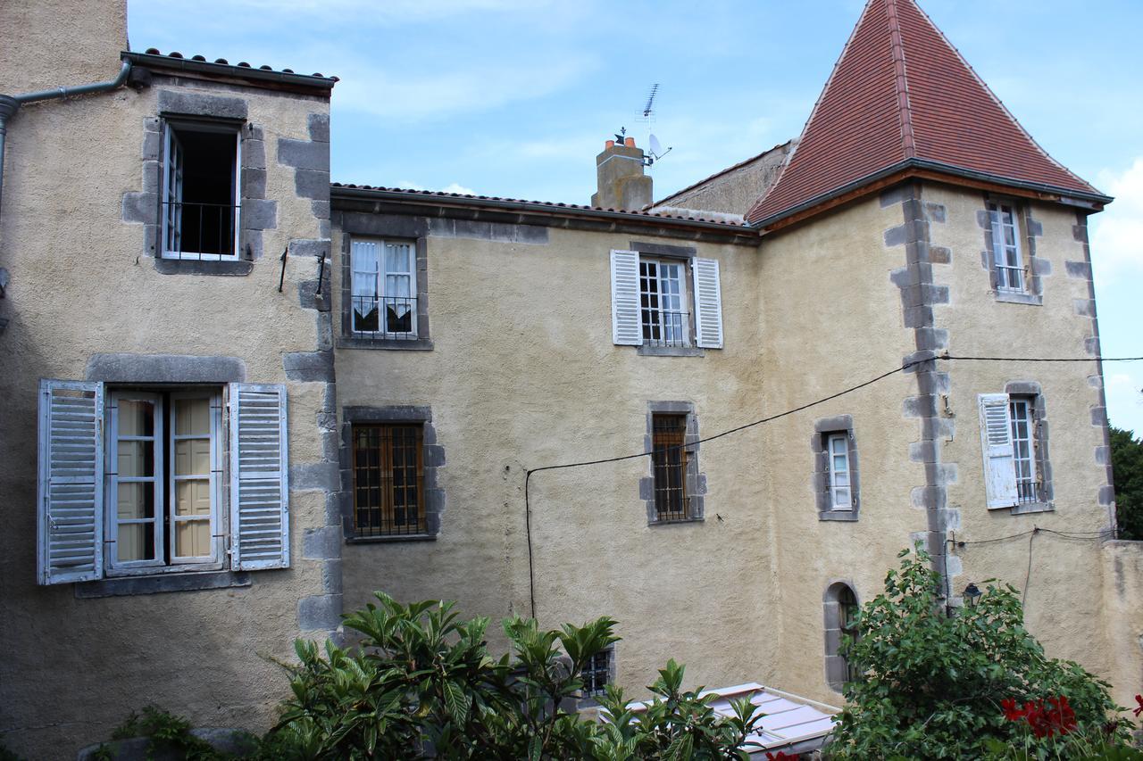 Chateau De Bourrassol Bed & Breakfast Menetrol Exterior photo